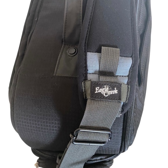 Eagle Creek CarryOn ES Travel Bag Shoulder Strap Black Laptop Travel Zip Around - Picture 4 of 10